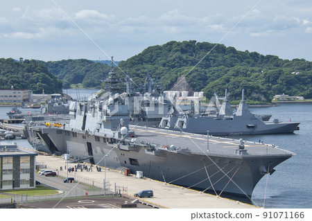 海上自衛隊護衛艦“出雲(DDH-183)” 海上自衛隊護衛艦“出雲(DDH-183)” 91071166