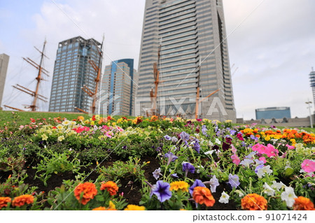Symbol of the harbor 2 Symbol of the harbor 2 91071424