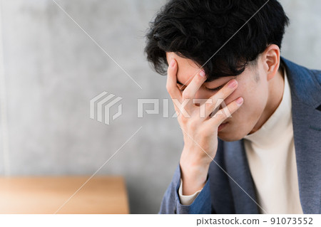 尷尬的 煩惱 苦惱 91073552