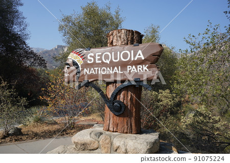 紅杉國家公園入口,加利福尼亞 紅杉國家公園入口,加利福尼亞 91075224