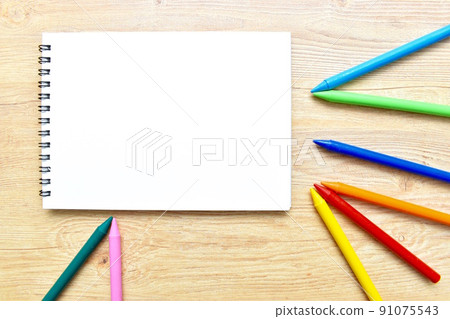 Sketchbook and crayon 91075543