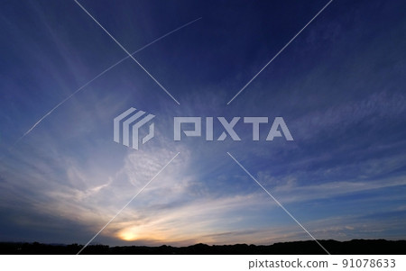Evening sky, summer, super wide angle, sky subject, 220612pm where upper clouds and contrails appeared Evening sky, summer, super wide angle, sky subject, 220612pm where upper clouds and contrails appeared 91078633