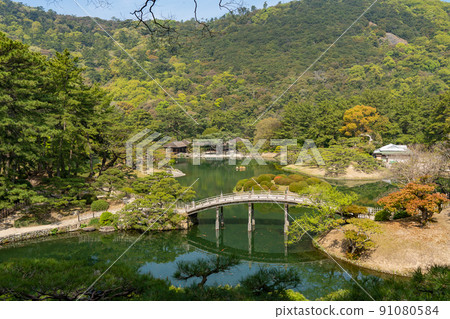 香川縣高松市栗林花園 栗林花園和圓月橋,代表栗林花園的景觀 香川縣高松市栗林花園 栗林花園和圓月橋,代表栗林花園的景觀 91080584