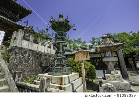 Kotohira Konpira Omotesando Bronze Large Lantern Kotohira Town, Kagawa Prefecture Kotohira Konpira Omotesando Bronze Large Lantern Kotohira Town, Kagawa Prefecture 91082059