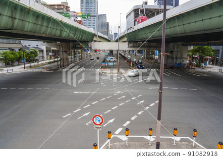 大阪市西區西本町中央通阿波座1十字路口 91082918
