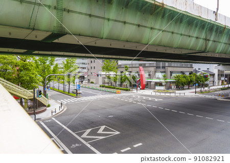 大阪市西區西本町中央通阿波座1十字路口 大阪市西區西本町中央通阿波座1十字路口 91082921