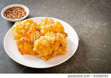 fried corn with sauce 91086465