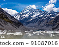 Mount Aoraki Mount Cook seen from Hooker Glacial Lake in Mount Cook National Park, New Zealand 91087016