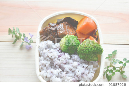 Bento suitable for the rainy season Healthy colorful side dishes with low water content Bento suitable for the rainy season Healthy colorful side dishes with low water content 91087926