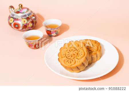 Chinese moon cake on plate 91088222