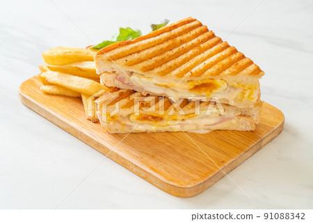 ham cheese sandwich with egg 91088342