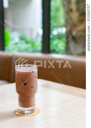 iced dark chocolate glass in coffee shop cafe 91088557
