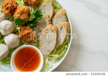 Boiled Fish Balls, Shrimp Balls and Chinese Fish Sausage 91089100