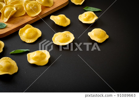 Traditional Italian ravioli pasta 91089663