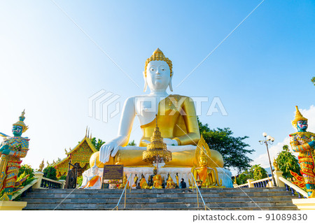 Wat Phra That Doi Kham (Temple of the Golden Mountain) 91089830