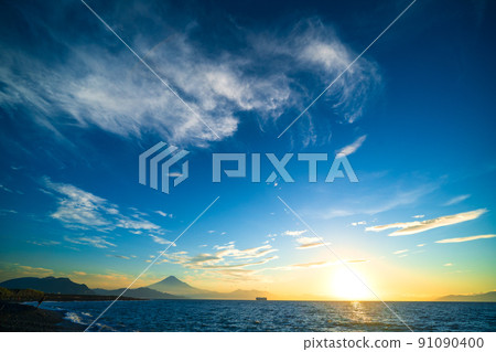 駿河灣和富士山的日出 駿河灣和富士山的日出 91090400