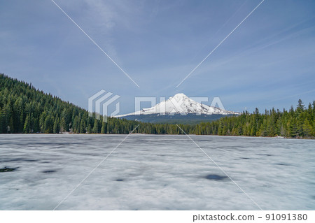 Trillium Lake and Mount Hood Trillium Lake and Mount Hood 91091380