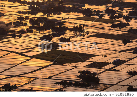 《Toyama Prefecture》 Tonami Plain, a rural landscape of water mirrors 91091980
