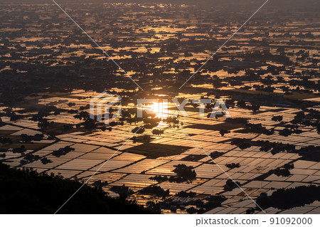 《Toyama Prefecture》 Tonami Plain, a rural landscape of water mirrors 91092000