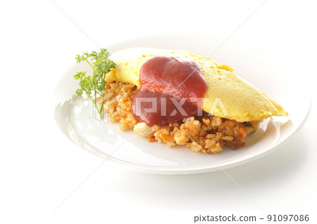 Omelette with ketchup and omelet on chicken rice taken on a white background 91097086