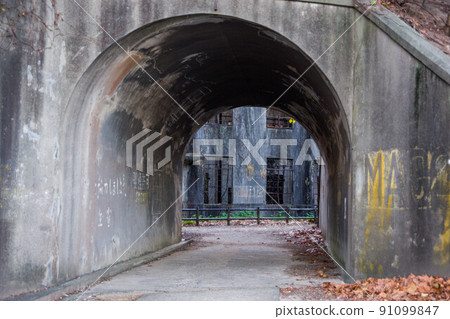 Tunnel and power plant traces Tunnel and power plant traces 91099847