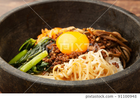 Stone baking bibimbap Stone baking bibimbap 91100948