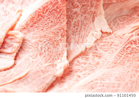 牛肉（日本黑牛肉壽喜燒肩腰肉）。 91101450