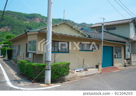 Kitagi Island, the largest island in the Kasaoka Islands, former movie theater, Hikari Theater and Kanahuro district, Kasaoka City, Okayama Prefecture Kitagi Island, the largest island in the Kasaoka Islands, former movie theater, Hikari Theater and Kanahuro district, Kasaoka City, Okayama Prefecture 91104203