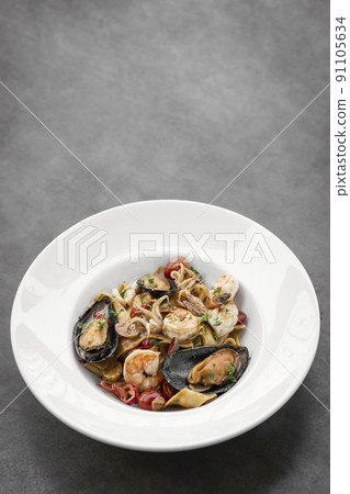 Frutti Di Mare mixed seafood tagliatelle with mussels, prawns and shrimp Frutti Di Mare mixed seafood tagliatelle with mussels, prawns and shrimp 91105634