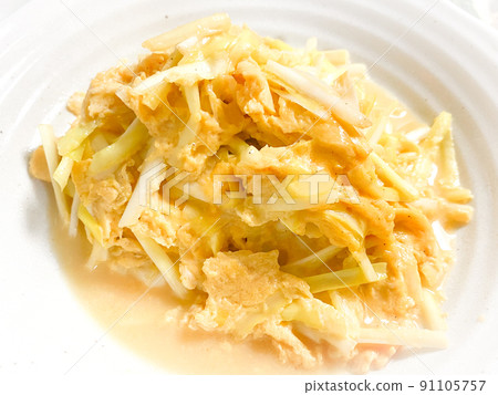 Chinese Shanghai cuisine, stir-fried garlic chives chicken (stir-fried garlic eggs) 91105757