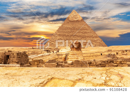 The Great Sphinx and the Pyramid of Chephren at sunset, Giza, Egypt The Great Sphinx and the Pyramid of Chephren at sunset, Giza, Egypt 91108428