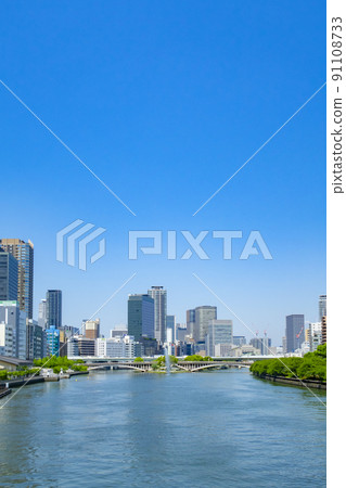 Osaka Tenmanbashi cityscape 91108733