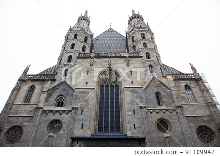 St. Stephen Cathedral (Stephansdom) in Vienna, Austria St. Stephen Cathedral (Stephansdom) in Vienna, Austria 91109942