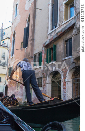 Gondola和Gondolier（意大利 -  Venetia） 91115758