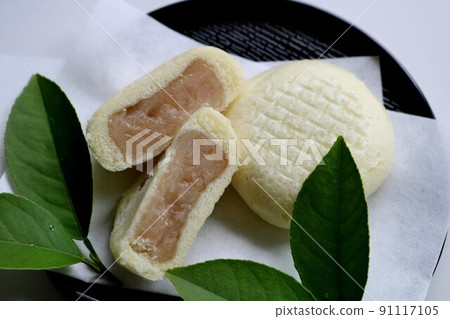 Hospitality: Soft and palatable steamed buns Hospitality: Soft and palatable steamed buns 91117105