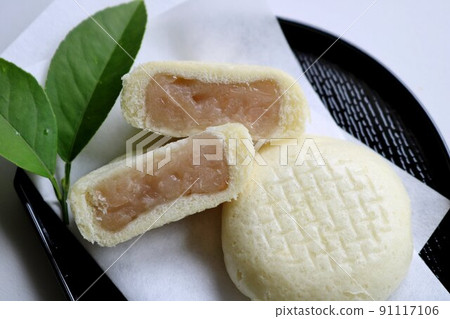 Hospitality: Soft and palatable steamed buns Hospitality: Soft and palatable steamed buns 91117106