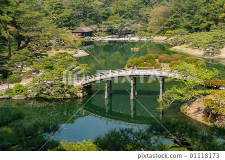 香川縣高松市栗林花園 栗林花園和圓月橋，代表栗林花園的景觀 91118173
