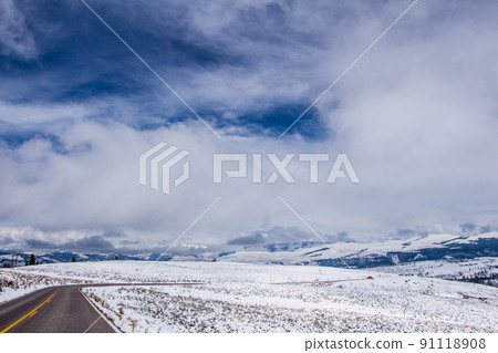 Yellowstone National Park in Autumn Yellowstone National Park in Autumn 91118908