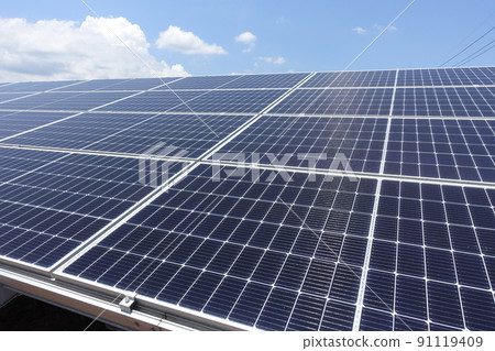 有太陽能電池板的太陽能發電廠 91119409