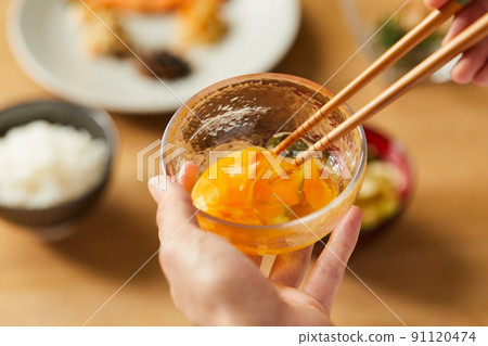 Japanese food image: rice with eggs 91120474