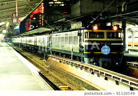 1999 EF81 44 支線暮光信通 91120549