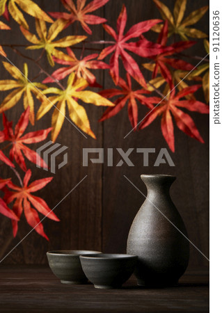 Autumn sake image set of sake bottle and choko Autumn sake image set of sake bottle and choko 91120636