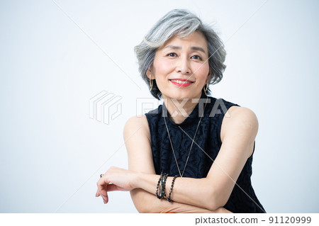 銀髮女人的肖像 91120999