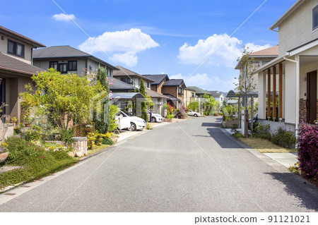 Houses in a residential area and blue sky Houses in a residential area and blue sky 91121021