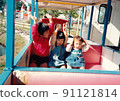 Take the train of the three brothers in the amusement park 91121814