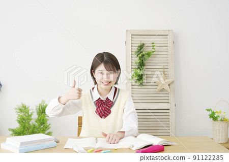 高中女生在家簽得好 91122285