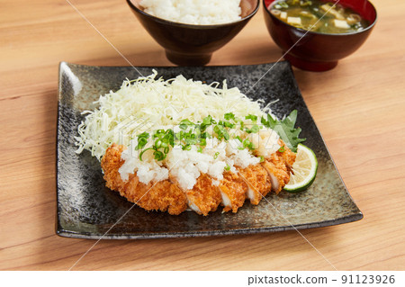Tonkatsu roast cutlet set meal Tonkatsu roast cutlet set meal 91123926