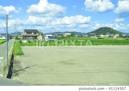 2021 年。山陽本線相井站和姬路站之間的車窗風景 91124307