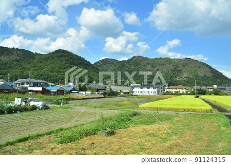 2021 年。山陽本線相井站和姬路站之間的車窗風景 91124315