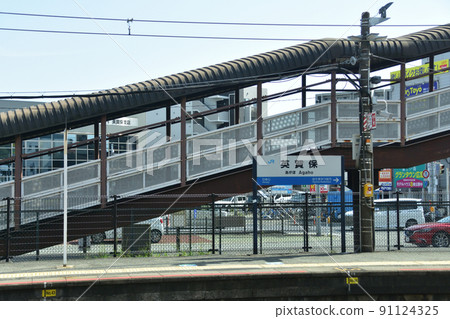 2021. Scenery from the train window between Aioi Station and Himeji Station on the Sanyo Main Line 91124325